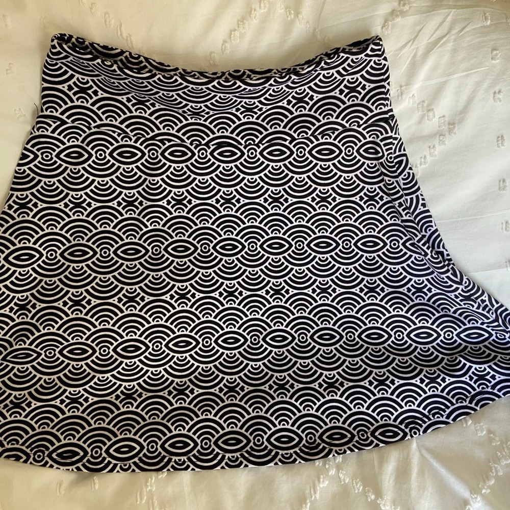 Soybu skirt classic black and white sport reef flirt skirt mock wrap small